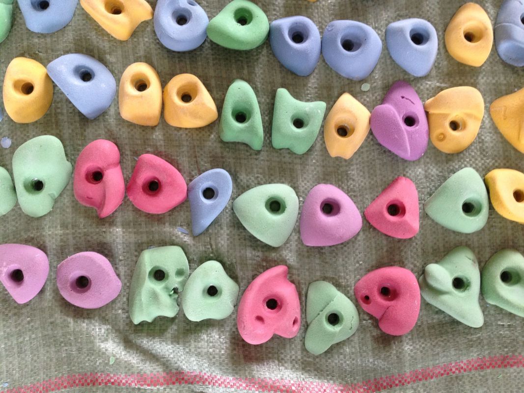 Resin PU 100cm Rock Climbing Holds For Rock Climbing Panels